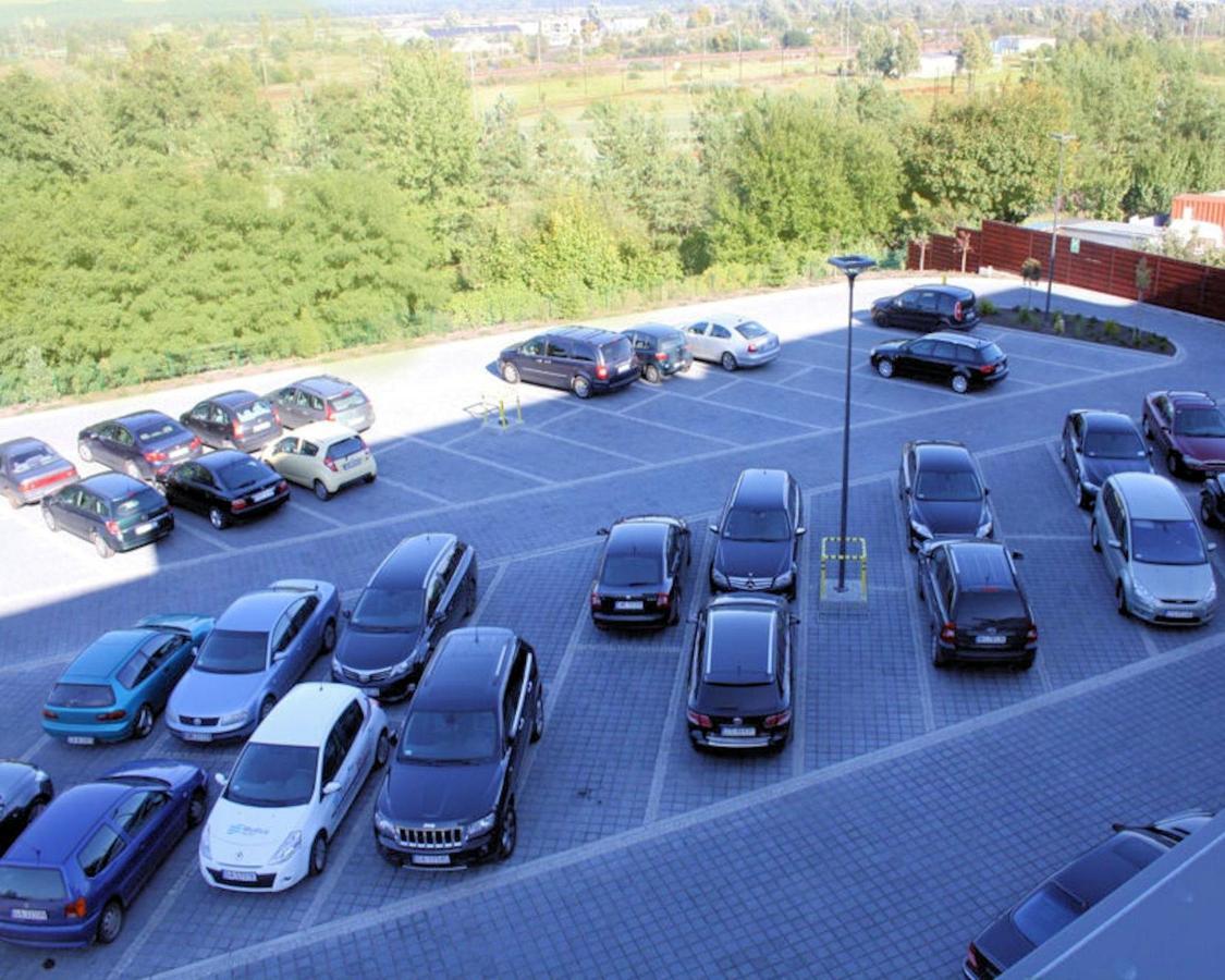 Hotel Business Faltom Gdynia Rumia Exterior foto