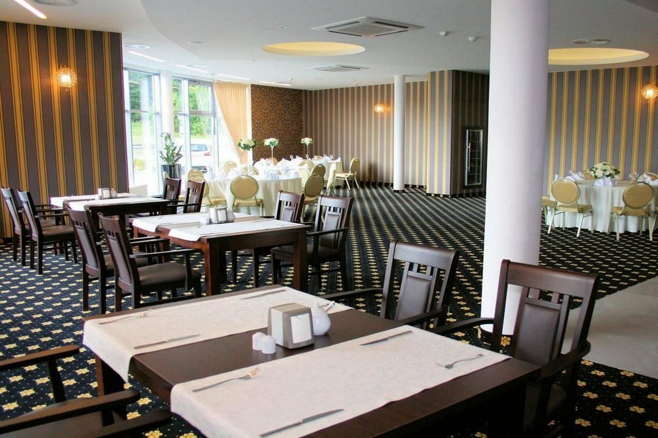 Hotel Business Faltom Gdynia Rumia Exterior foto